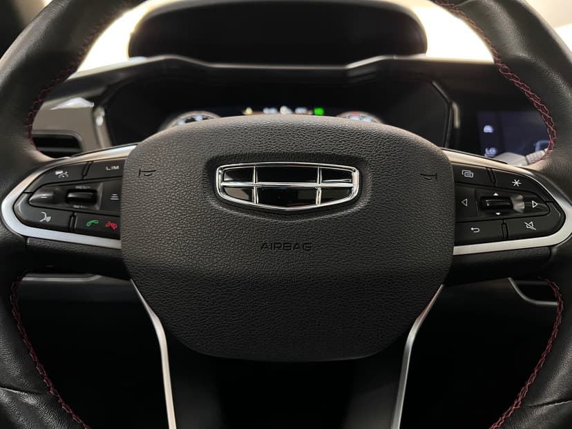 geely-tugella-2023-368-14