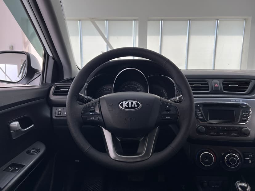 kia-rio-2014-363-13
