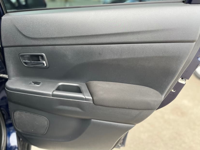 mitsubishi-asx-2012-300-19