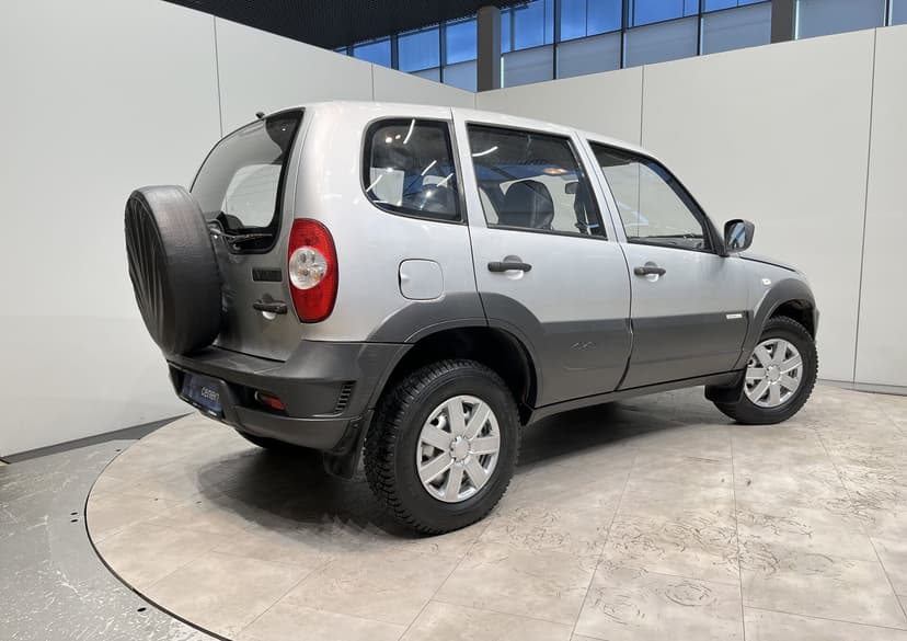 chevrolet-niva-2012-374-4