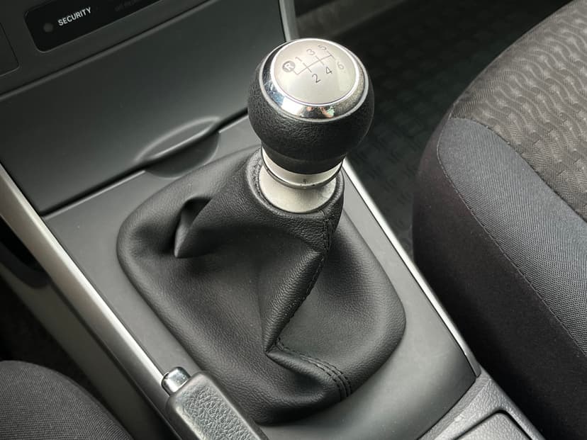 toyota-corolla-2010-42-11