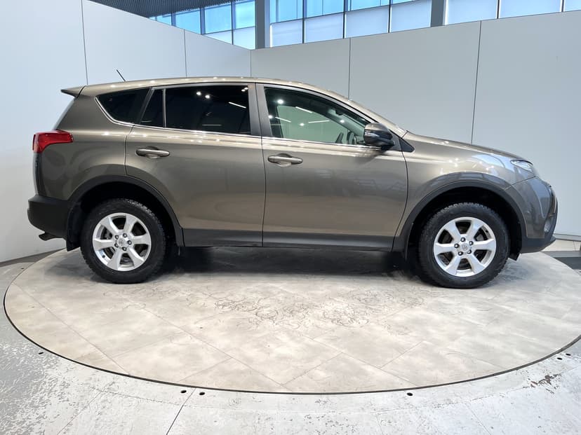 toyota-rav4-2013-1124-6