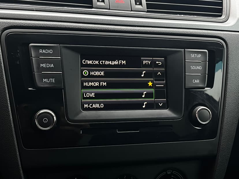 skoda-rapid-2016-725-9