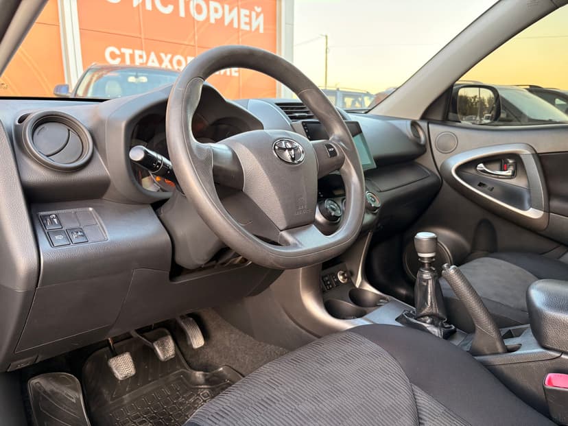 toyota-rav4-2012-333-21