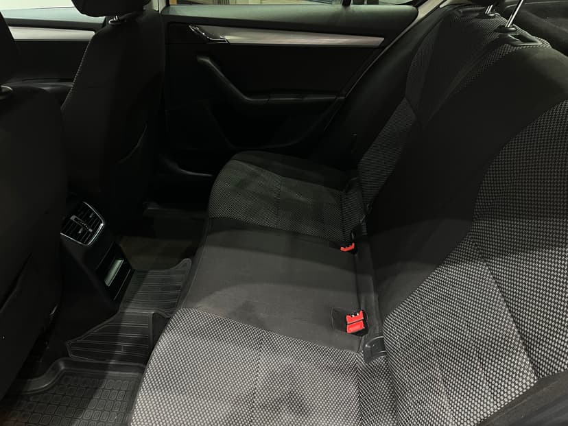 skoda-octavia-2014-1109-12