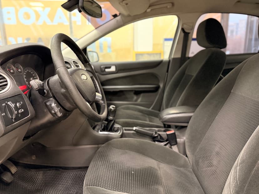 ford-focus-2007-789-20