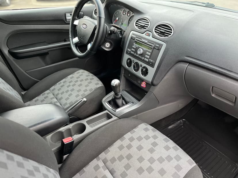 ford-focus-2007-762-19