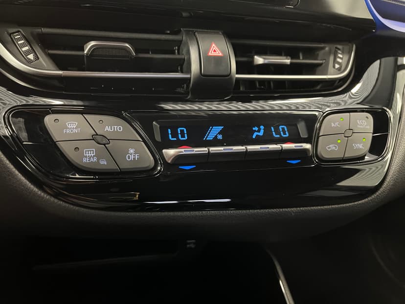 toyota-c-hr-2021-24-17