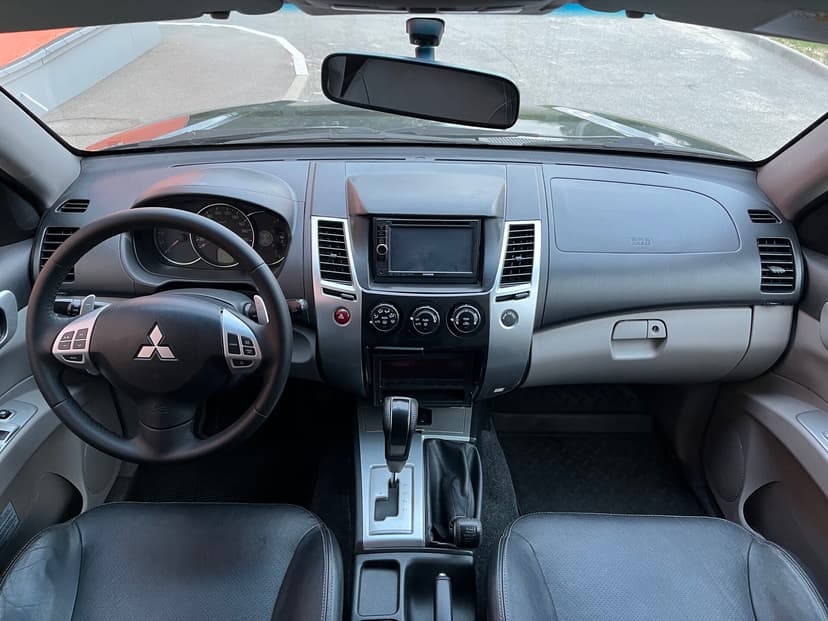 mitsubishi-pajero sport-2011-54-8