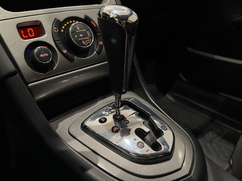 peugeot-408-2013-272-8