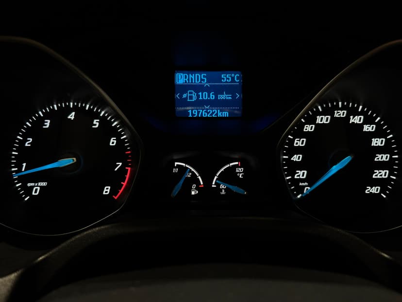 ford-focus-2011-966-11