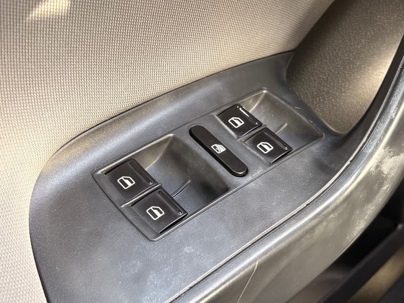 seat-ibiza-2012-367-14