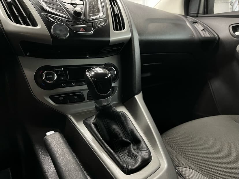 ford-focus-2015-164-24