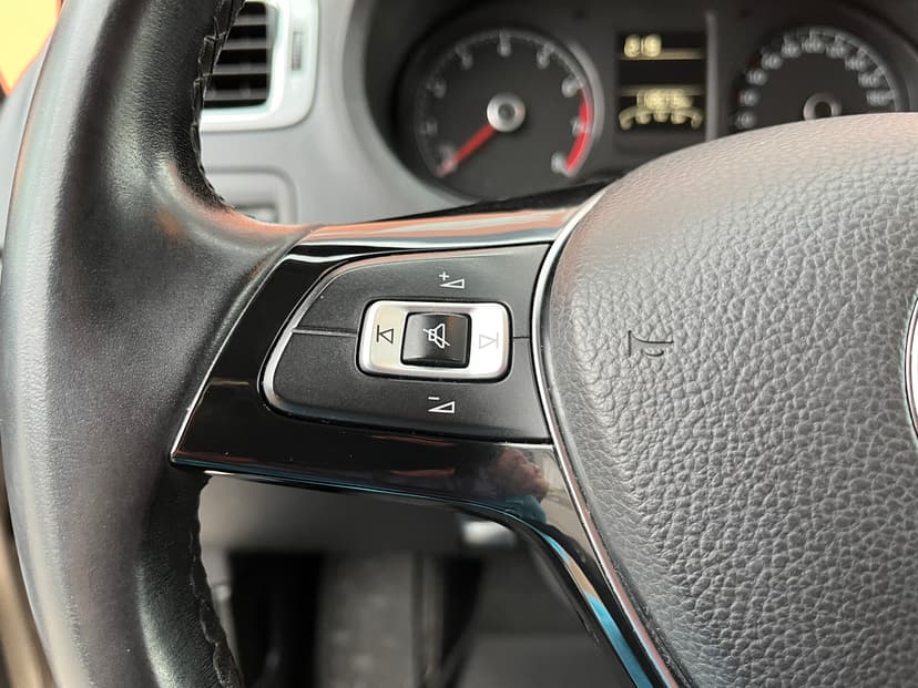 volkswagen-polo-2017-96-9
