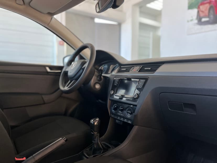 skoda-rapid-2019-232-9