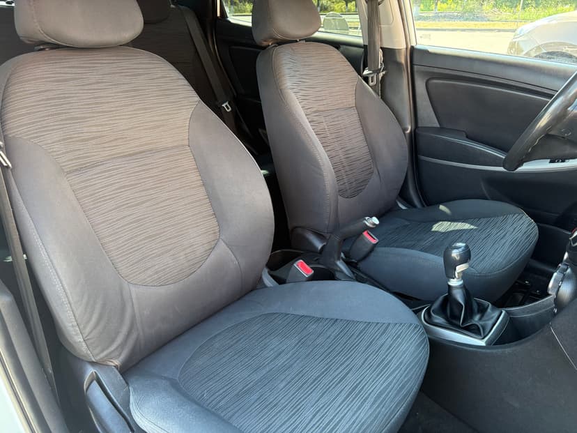 hyundai-solaris-2014-202-23