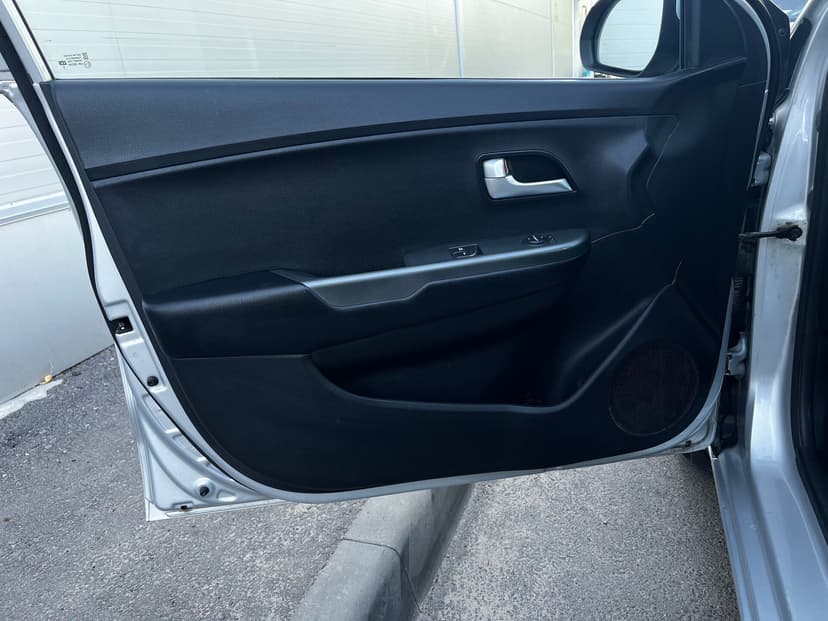 kia-rio-2015-100-13