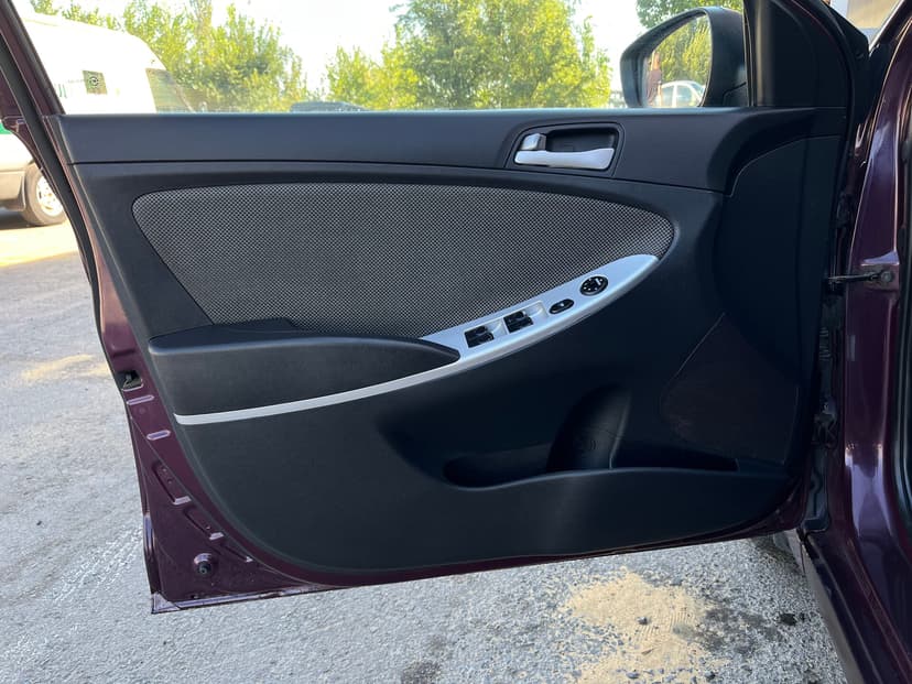 hyundai-solaris-2011-72-13