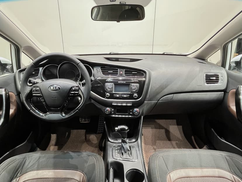 kia-ceed-2014-1150-17