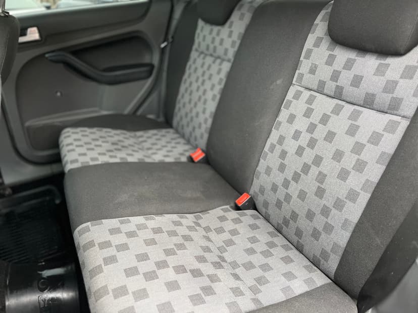 ford-focus-2007-762-22