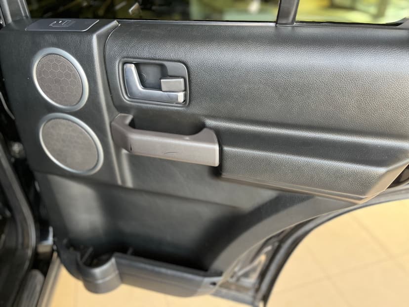 land rover-discovery-2006-448-25
