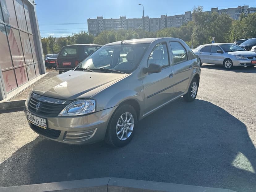 renault-logan-2011-415-0