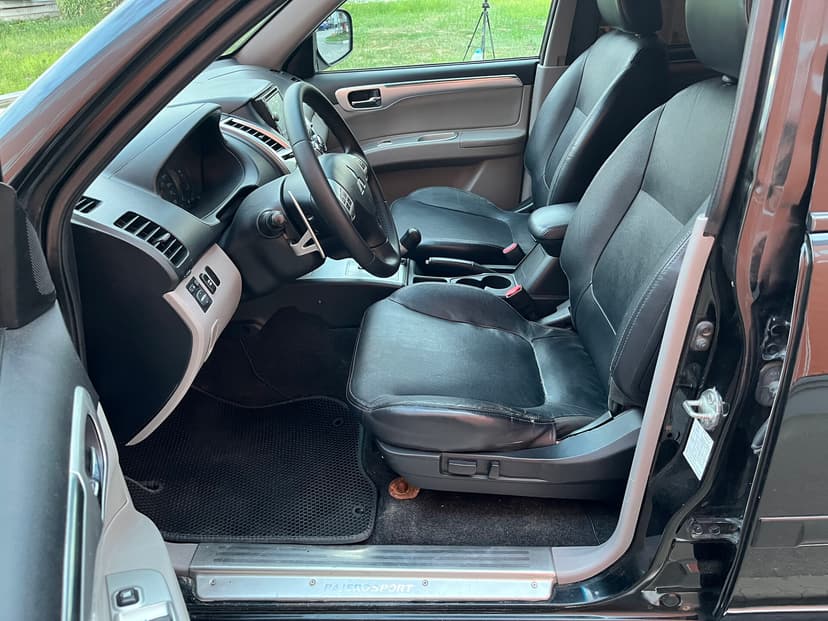 mitsubishi-pajero sport-2011-54-17
