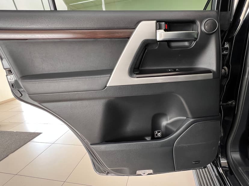 toyota-land cruiser-2015-6-32
