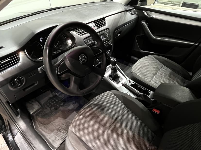 skoda-octavia-2014-1095-8