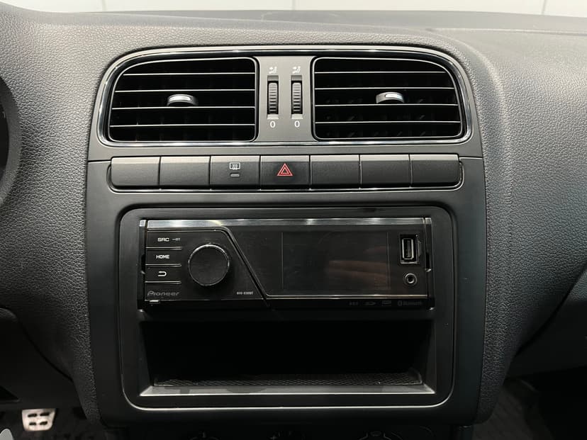 volkswagen-polo-2012-1138-10