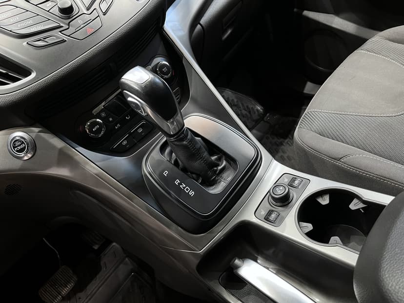 ford-kuga-2013-1108-15