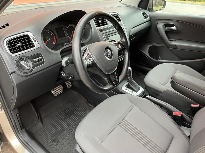 volkswagen-polo-2017-96-20