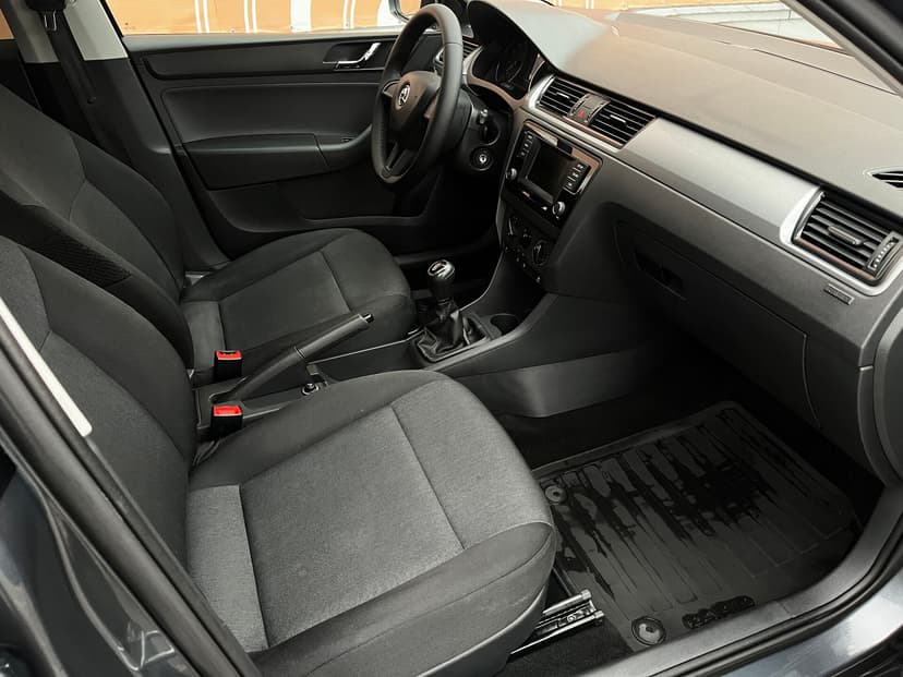 skoda-rapid-2016-725-21