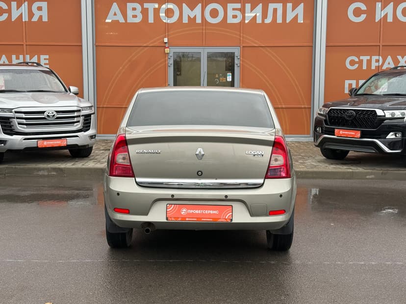 renault-logan-2011-576-5