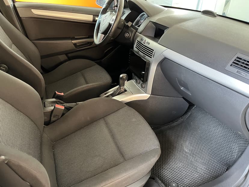 opel-astra-2005-261-11
