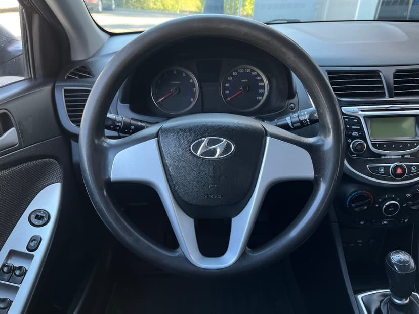 hyundai-solaris-2011-72-9