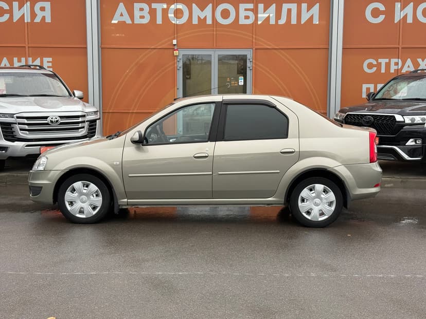 renault-logan-2011-576-7