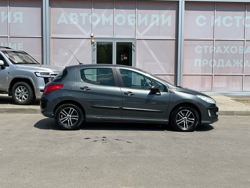 peugeot-308-2011-165-3