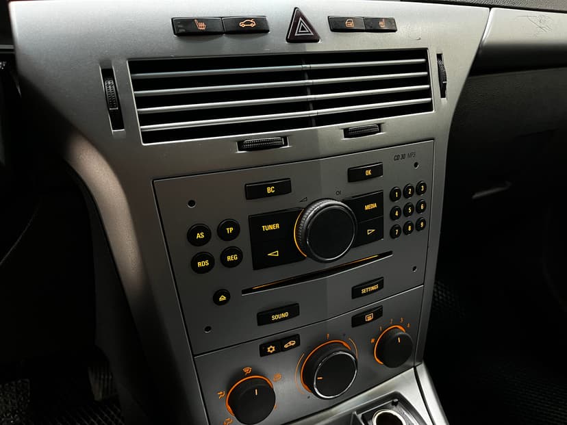 opel-astra-2013-677-13