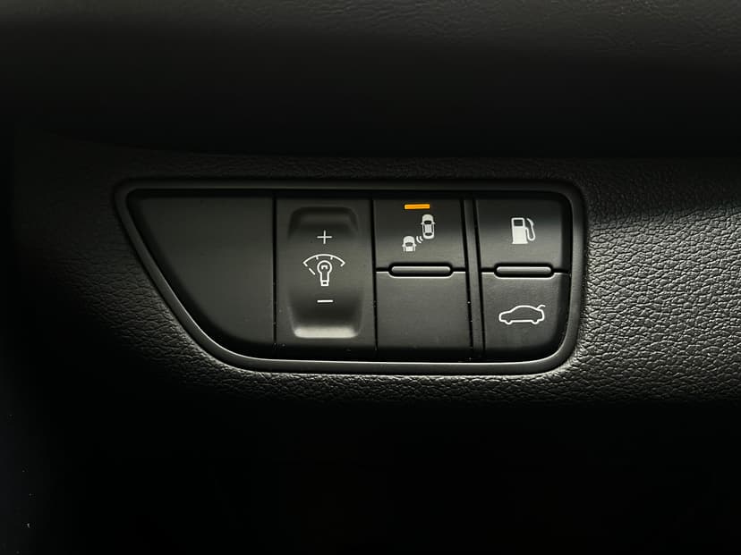 genesis-g70-2018-287-22