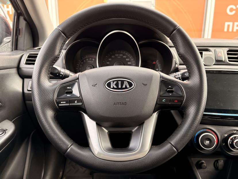kia-rio-2012-381-11