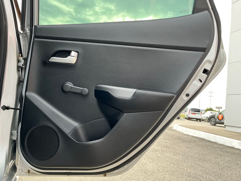kia-rio-2017-39-23