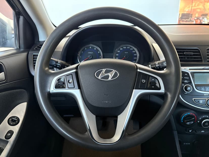 hyundai-solaris-2011-181-11