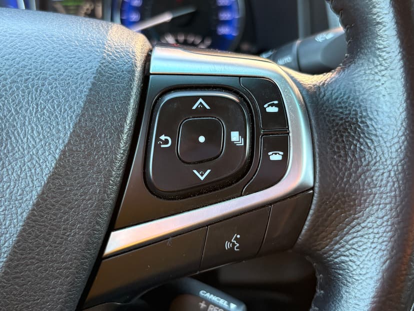 toyota-camry-2015-361-13