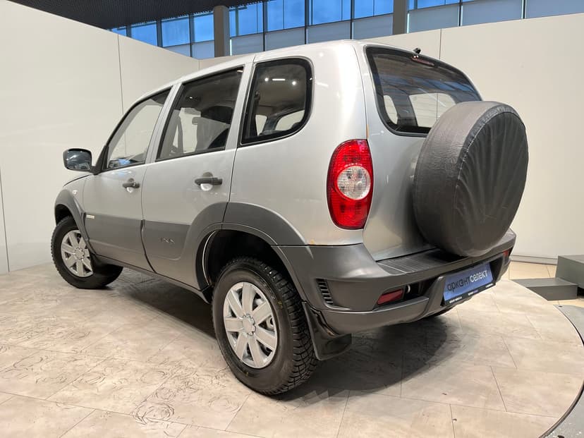 chevrolet-niva-2012-374-2