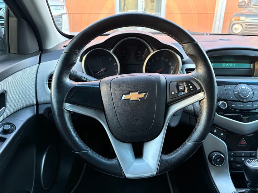 chevrolet-cruze-2012-182-11