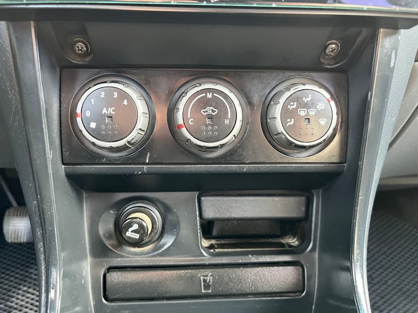 nissan-almera classic-2008-174-17