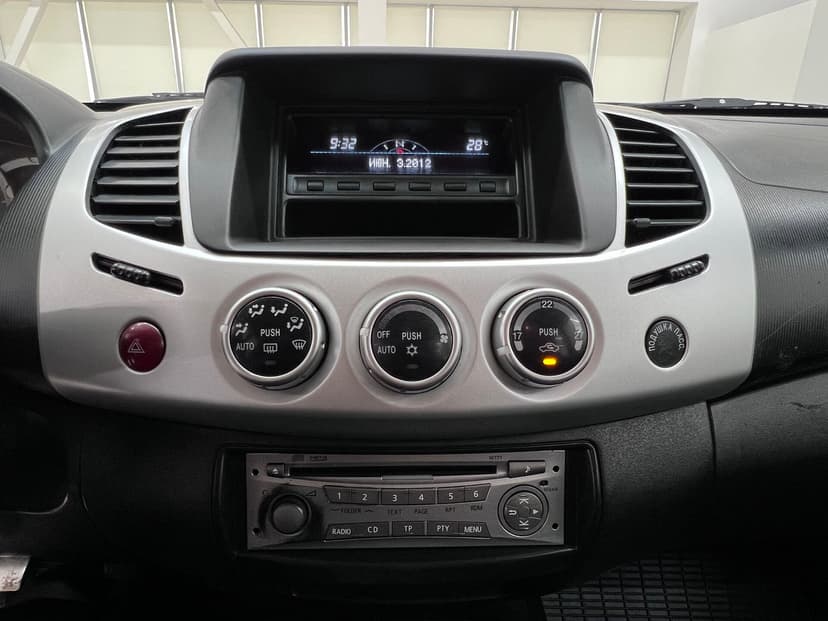 mitsubishi-l200-2014-379-11