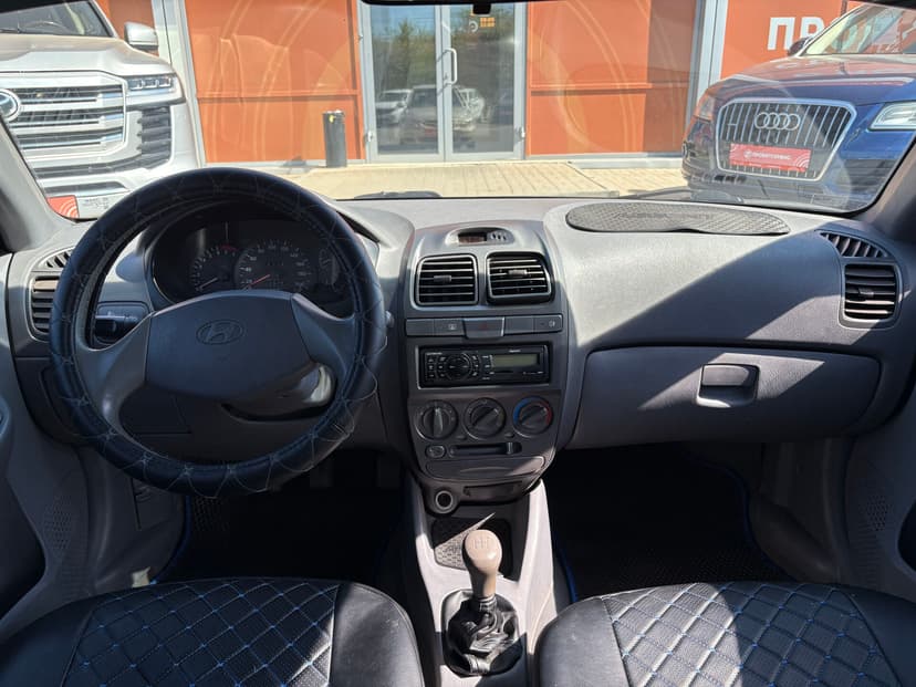 hyundai-accent-2005-220-10