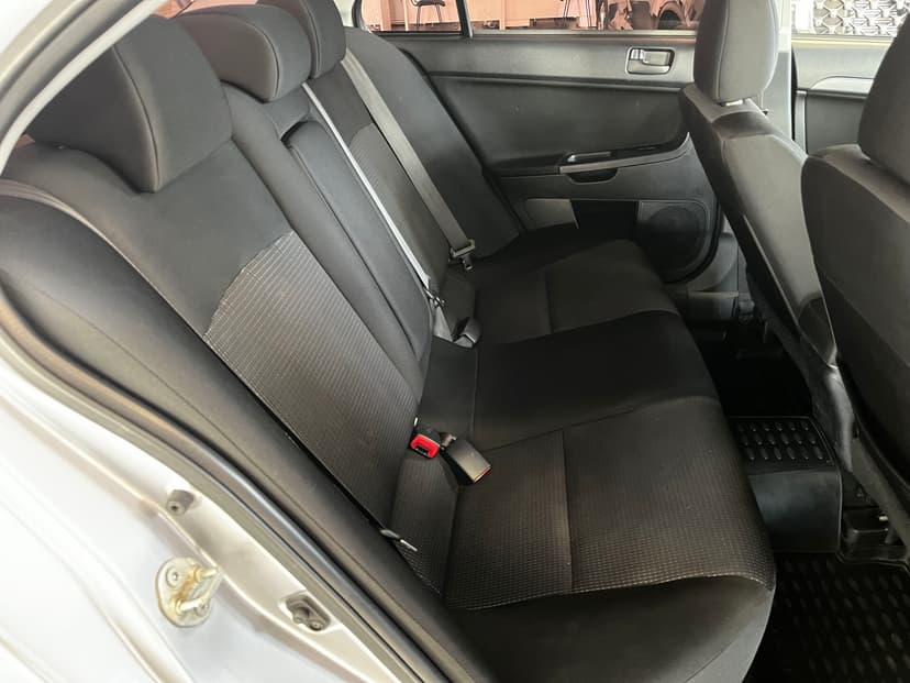 mitsubishi-lancer-2008-550-20